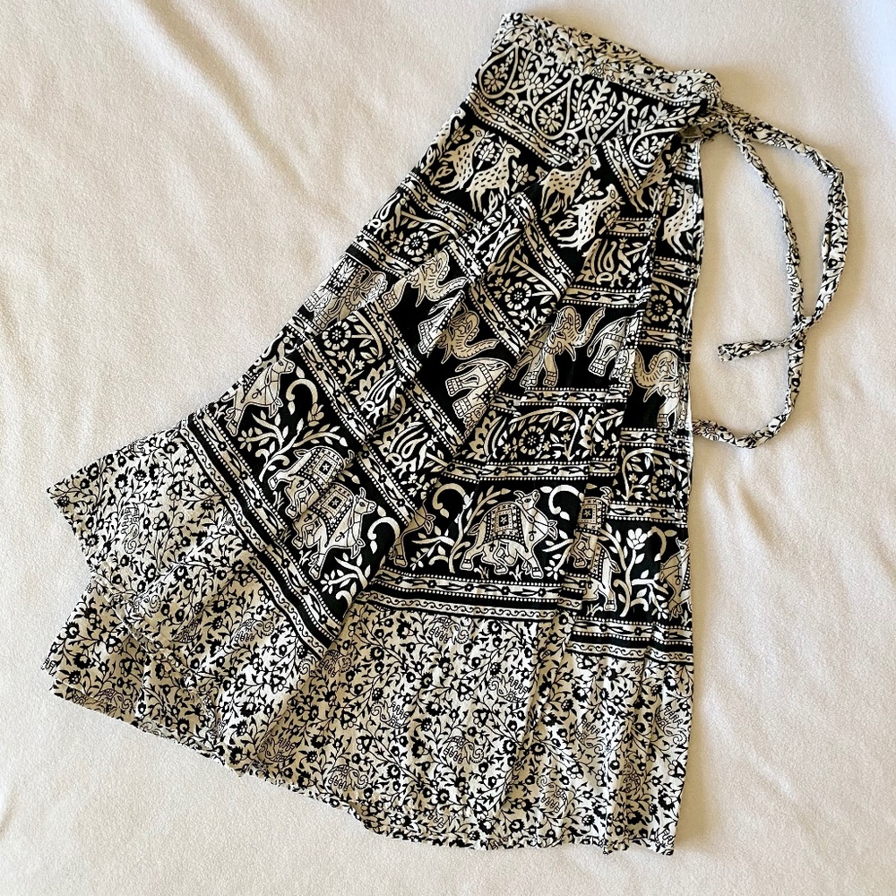 Tie wrap skirt with animal detail